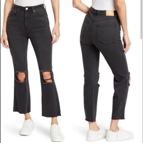 NWT Avec Les Filles Straight Leg Jeans with Ripped Knees & Frayed Raw Hem - Picture 2 of 12